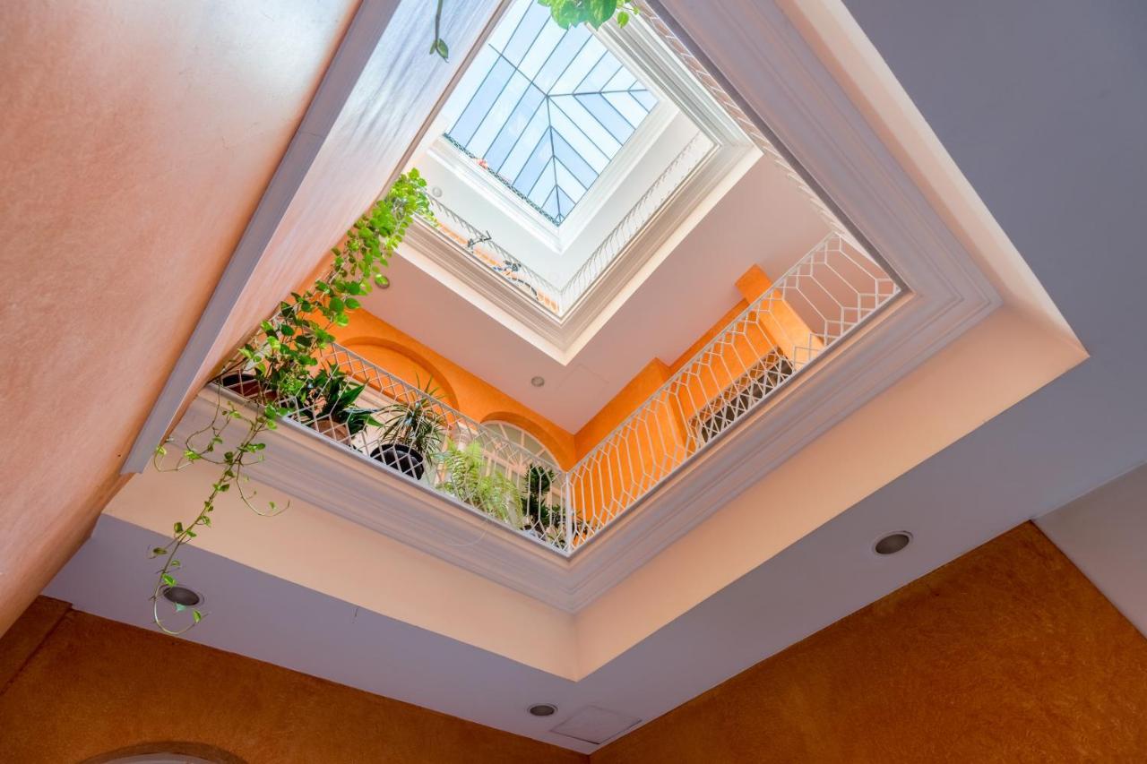 Behouse Cuna Seville Luaran gambar
