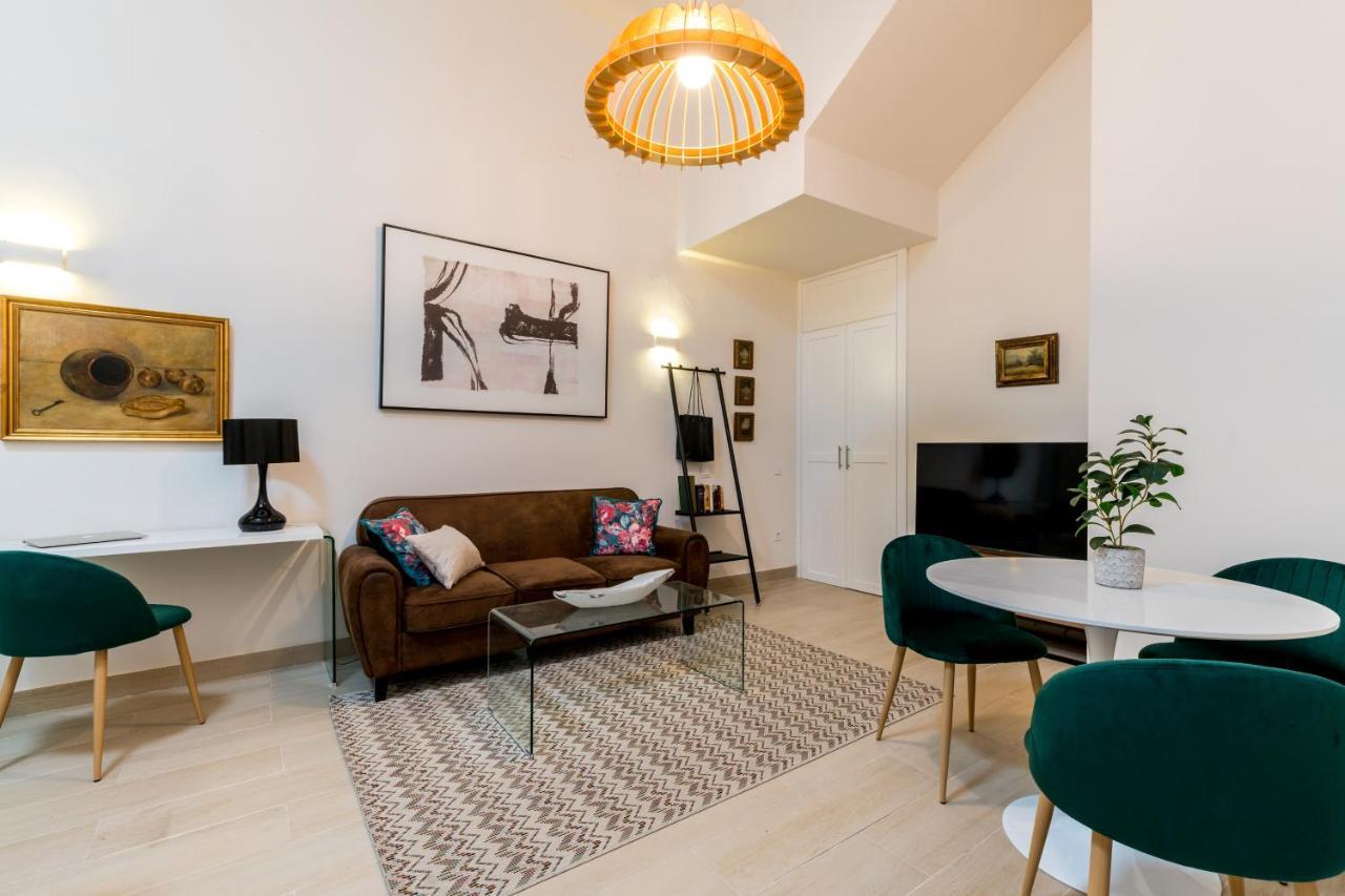 Behouse Cuna Seville Luaran gambar